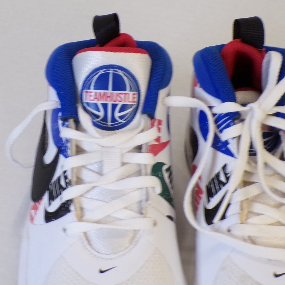 BRAND NEW NIKE TEAM HUSTLE D9 YOUTH MULTIPLE COLORED SNEAKERS - Picture 7 of 11